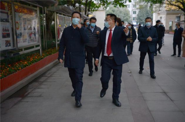 副省長(zhǎng)楊興平一行赴雙流中學(xué)調(diào)研疫情防控工作